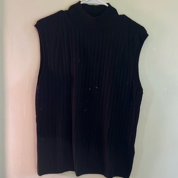Banana Republic Sweaters - 🐝NWT🐝 Banana Republic Mock Turtle Neck Sleeveless Sweater